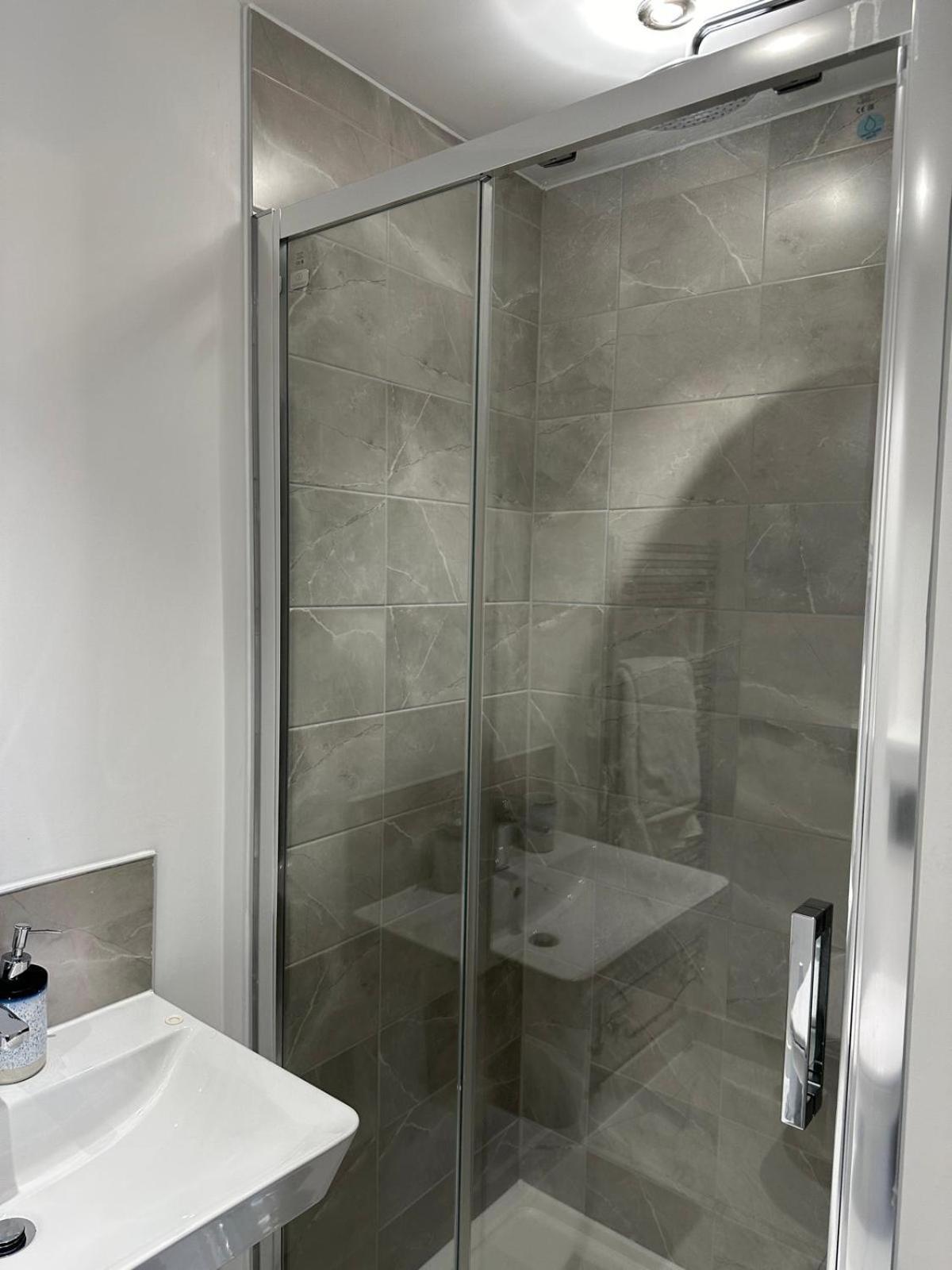 Lush King Ensuite In A Shared Home Manchester Dış mekan fotoğraf